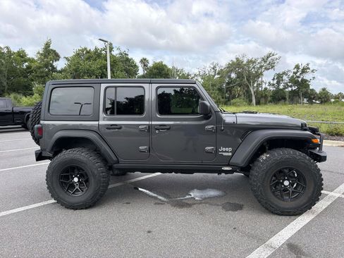 Used 2018 Jeep Wrangler Unlimited Sport S AWD/4WD image 2