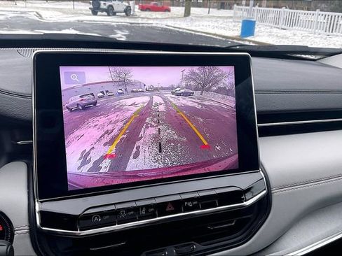 Used 2022 Jeep Compass Limited image 22