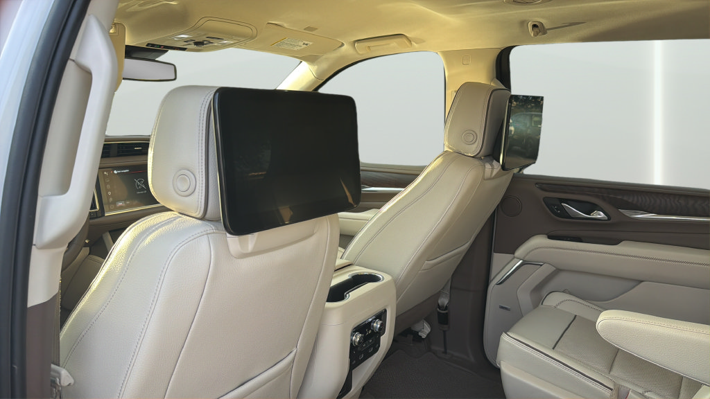 Used 2023 GMC Yukon XL Denali AWD/4WD image 24