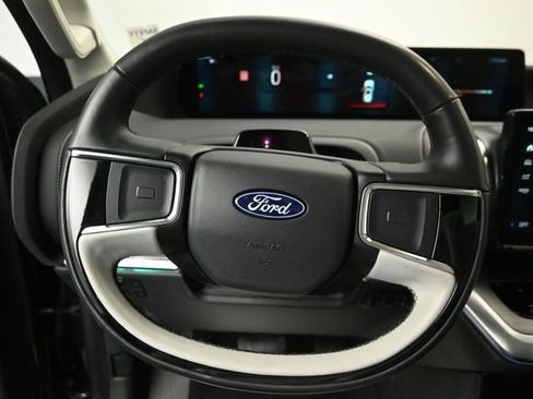 Certified 2025 Ford Expedition Platinum w/ Driver's Package AWD/4WD image 16