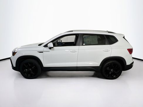 Used 2022 Volkswagen Taos SE w/ Driver Assistance Package AWD/4WD image 8