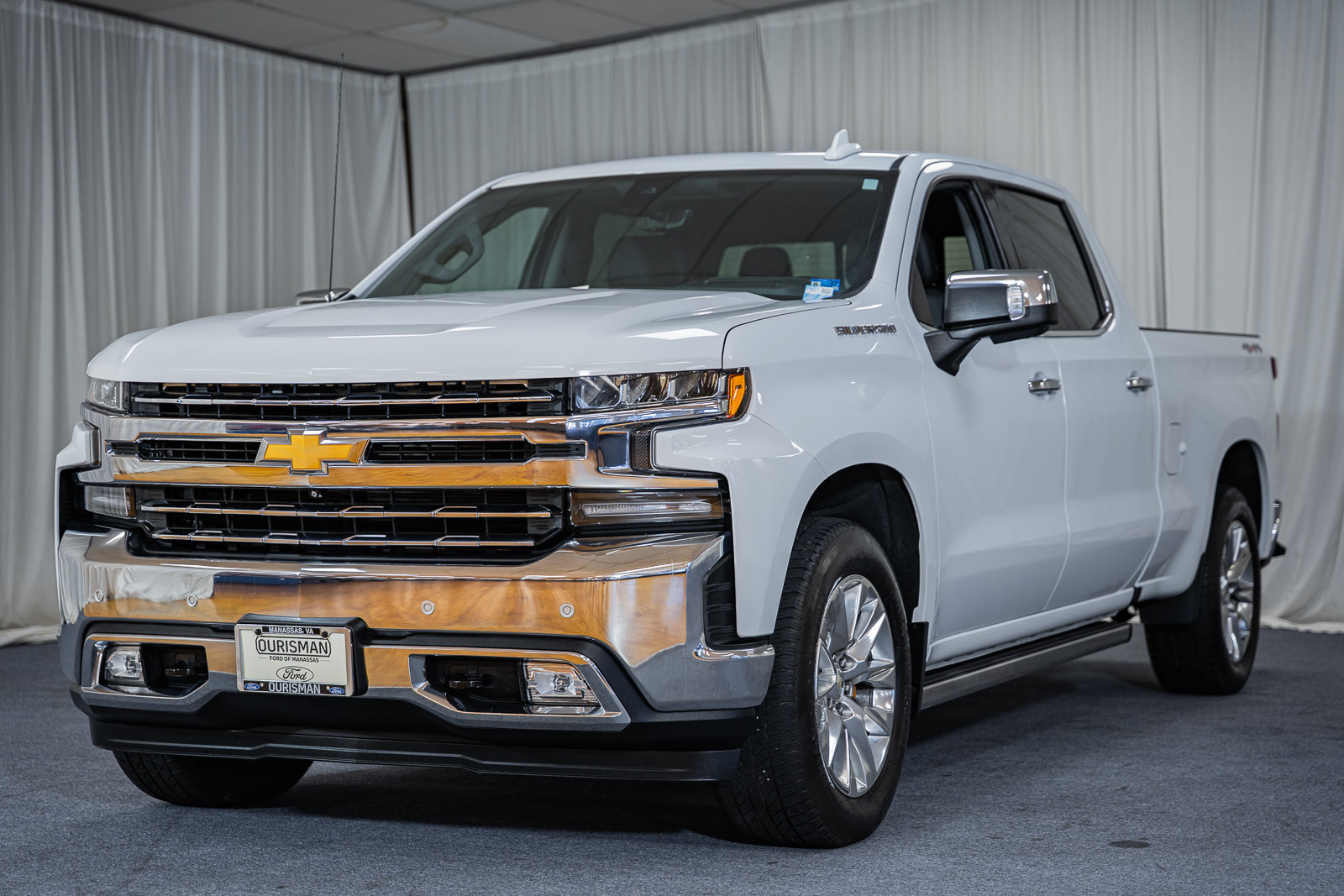 Used 2020 Chevrolet Silverado 1500 LTZ w/ LTZ Premium Package AWD/4WD image 3