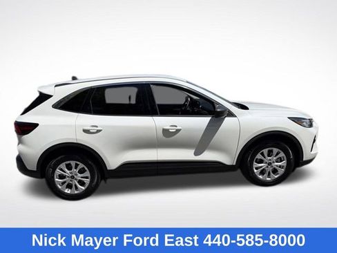 Used 2023 Ford Escape Active w/ Cold Weather Package FWD image 9