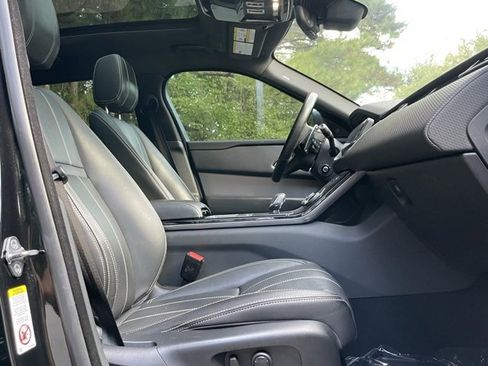 Used 2021 Land Rover Range Rover Velar R-Dynamic S image 19