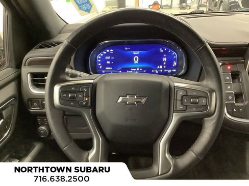 Used 2022 Chevrolet Tahoe Z71 w/ Luxury Package AWD/4WD image 4