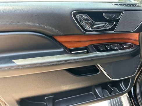 Used 2018 Lincoln Navigator L Reserve w/ Technology Package AWD/4WD image 16