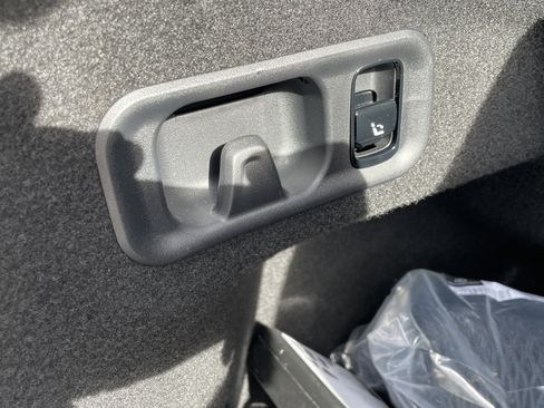 Certified 2025 Mercedes-Benz E 350 Sedan image 10