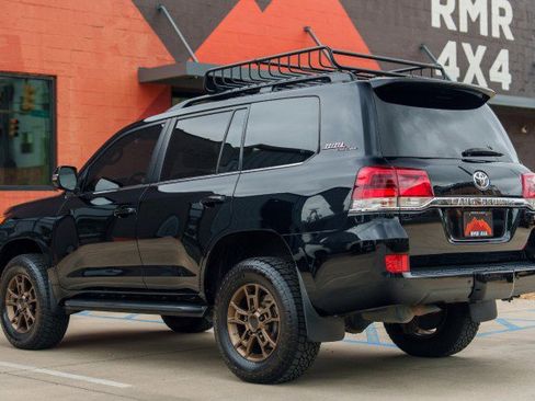 Used 2020 Toyota Land Cruiser Heritage Edition image 7