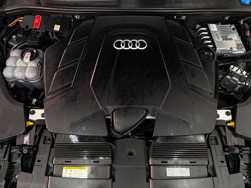 Used 2022 Audi Q8 Premium Plus w/ Premium Plus Package AWD/4WD image 31