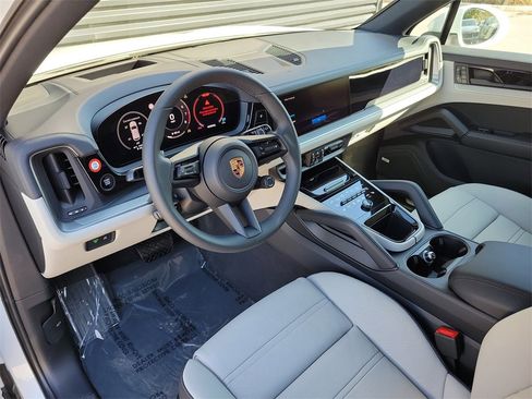 New 2026 Porsche Cayenne image 5