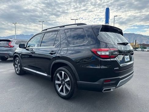 Used 2024 Honda Pilot Touring image 9