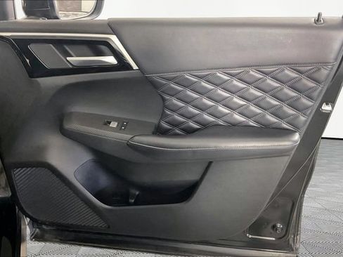 Used 2023 Mitsubishi Outlander SEL FWD image 27