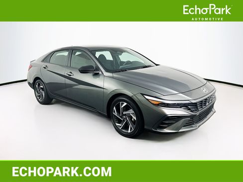 Used 2025 Hyundai Elantra Sport FWD image 1
