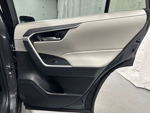 Used 2025 Toyota RAV4 XLE Premium image 48