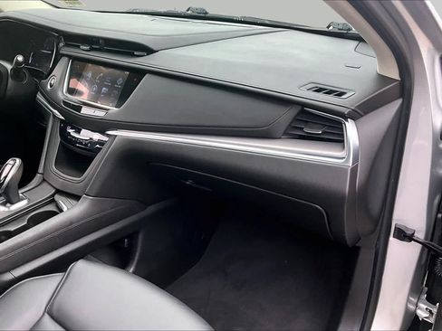 Used 2017 Cadillac XT5 Luxury FWD image 17