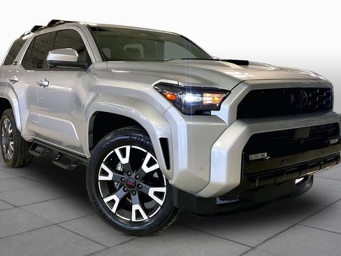 Used 2025 Toyota 4Runner TRD Sport Premium w/ Tow Technology Package image 2