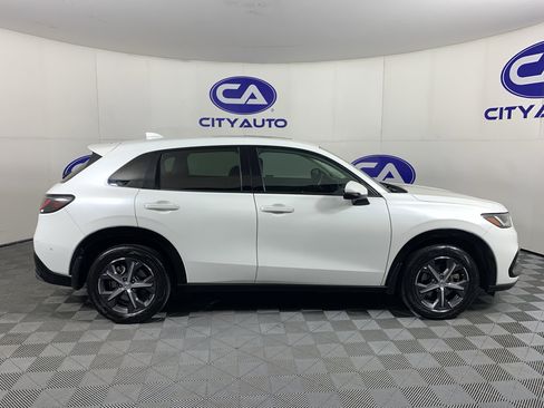 Used 2023 Honda HR-V EX-L image 2