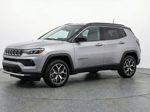 Used 2025 Jeep Compass Limited AWD/4WD image 3
