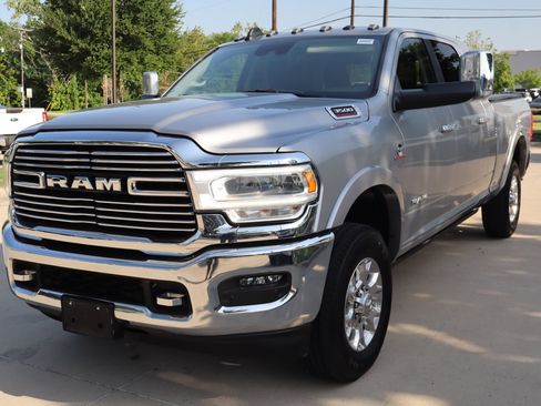 Used 2022 RAM 3500 Laramie AWD/4WD image 8