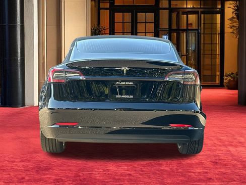 Used 2018 Tesla Model 3 Long Range image 11