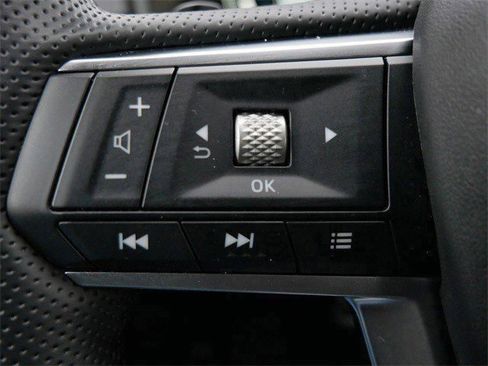 Used 2025 Mitsubishi Outlander SE image 26