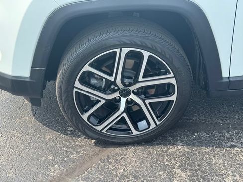 Certified 2025 Jeep Compass Limited AWD/4WD image 10