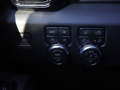 New 2026 GMC Sierra 2500 AT4 w/ AT4 Premium Plus Package image 21