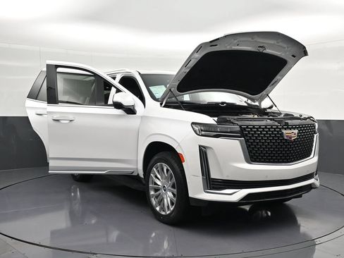Used 2023 Cadillac Escalade Premium Luxury RWD image 36