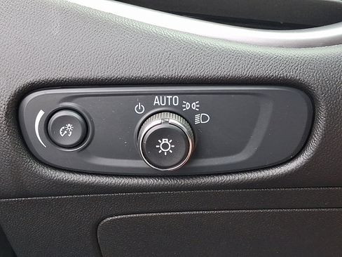 Used 2025 Chevrolet Malibu LT FWD image 25