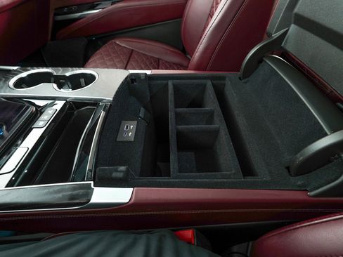 Used 2025 Cadillac Escalade Premium Luxury w/ Touring Package image 32