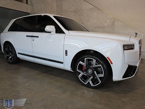 Used 2026 Rolls-Royce Cullinan Black Badge AWD/4WD image 1