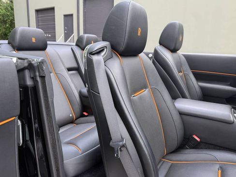 Used 2018 Rolls-Royce Dawn RWD image 27