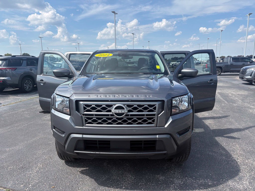Used 2024 Nissan Frontier SV w/ Technology Package RWD image 38