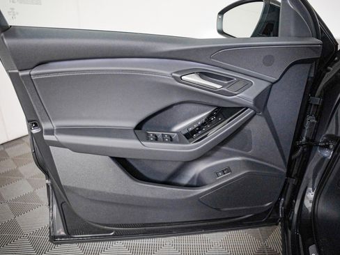 New 2025 Audi Q6 e-tron Premium image 22