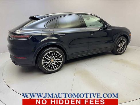 Used 2023 Porsche Cayenne Platinum Edition image 5