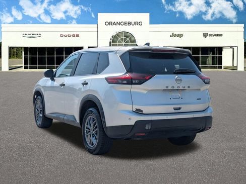Used 2024 Nissan Rogue S AWD/4WD image 6