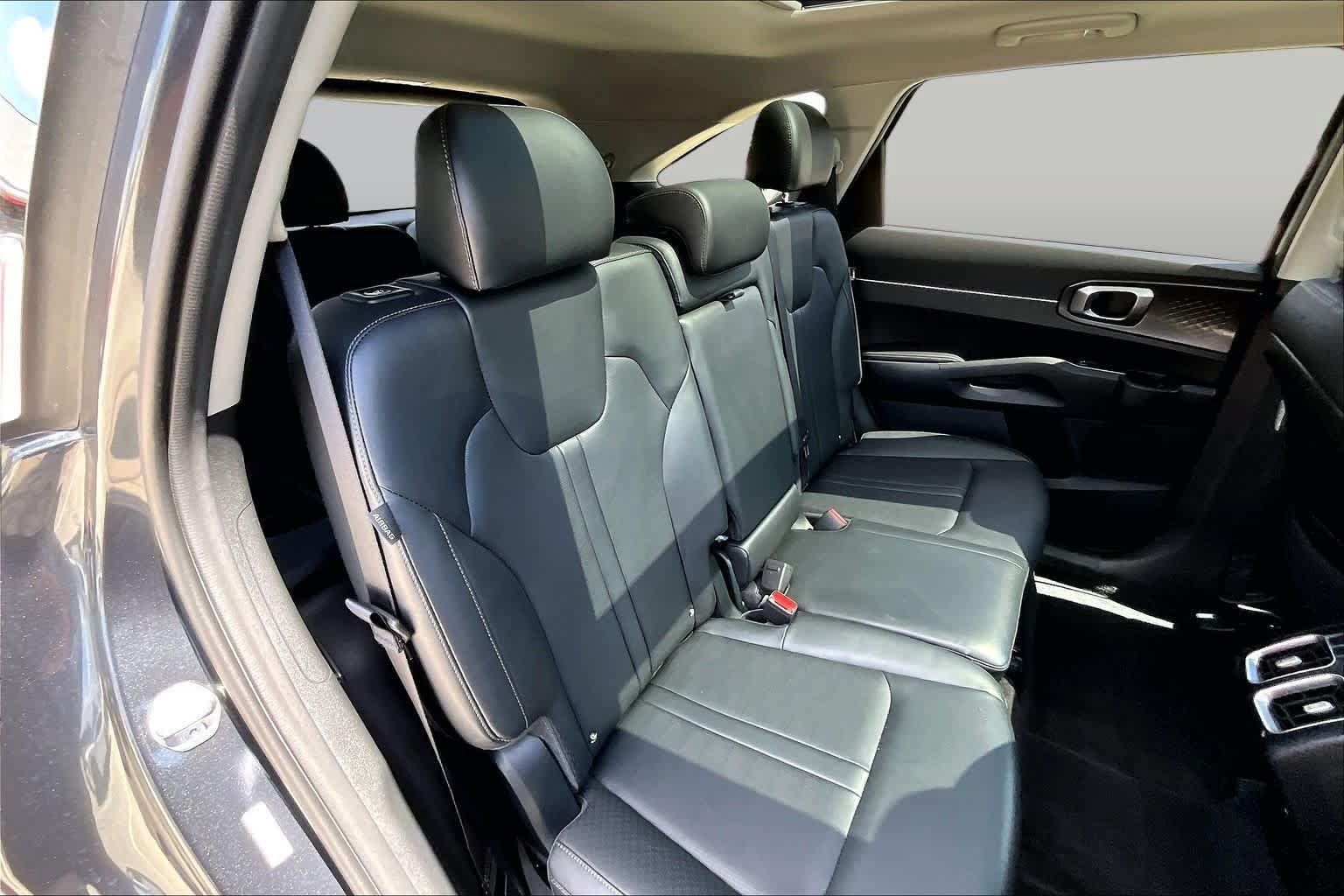 Used 2024 Kia Sorento S w/ Panoramic Sunroof Package FWD image 19