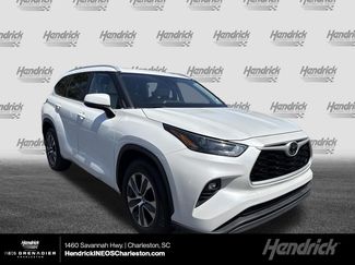 Used 2023 Toyota Highlander XLE FWD video 1