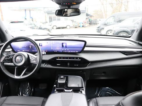 Used 2025 Buick Enclave Preferred image 18