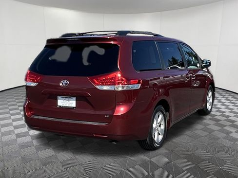 Used 2014 Toyota Sienna LE FWD image 6