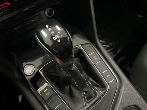 Used 2023 Volkswagen Tiguan SE R-Line image 27