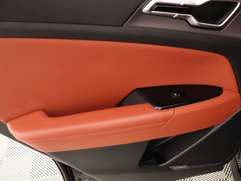 Used 2023 Kia Sportage SX image 17