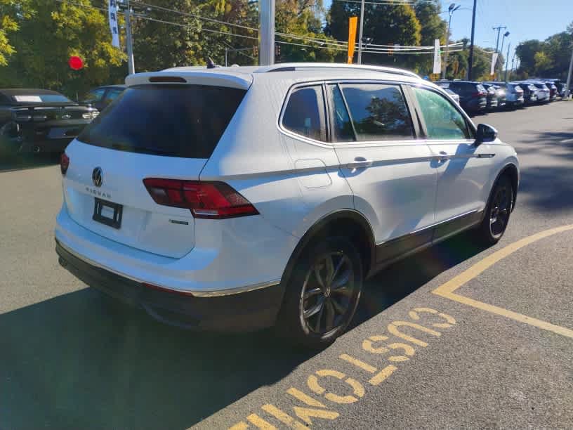 Used 2023 Volkswagen Tiguan SE AWD/4WD image 5