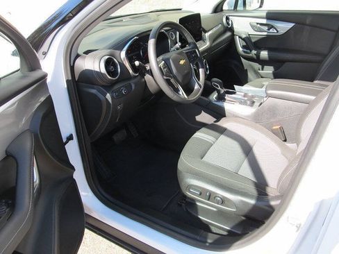 Used 2025 Chevrolet Blazer LT AWD/4WD image 4
