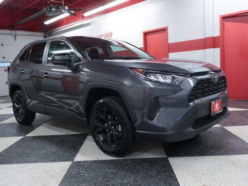 Used 2022 Toyota RAV4 LE image 2