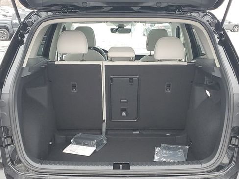 New 2026 Volkswagen Taos SE image 7