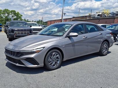 Used 2025 Hyundai Elantra Hybrid