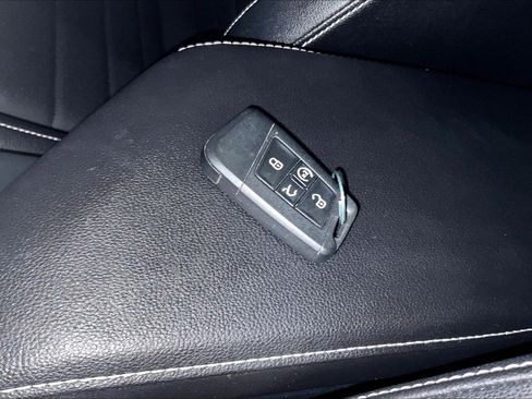 Used 2023 Volkswagen Jetta SE image 33