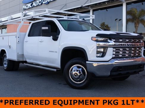 Used 2022 Chevrolet Silverado 3500 LT image 2