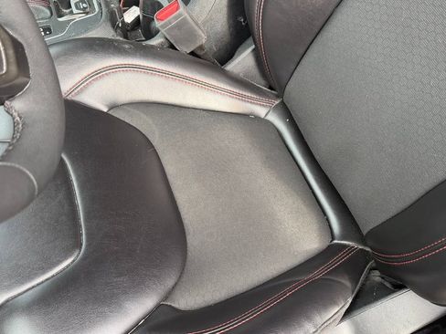 Used 2022 Jeep Cherokee Trailhawk image 10